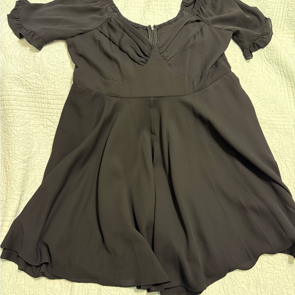 Black Flowy Women's Dress - Elegant Short Sleeve